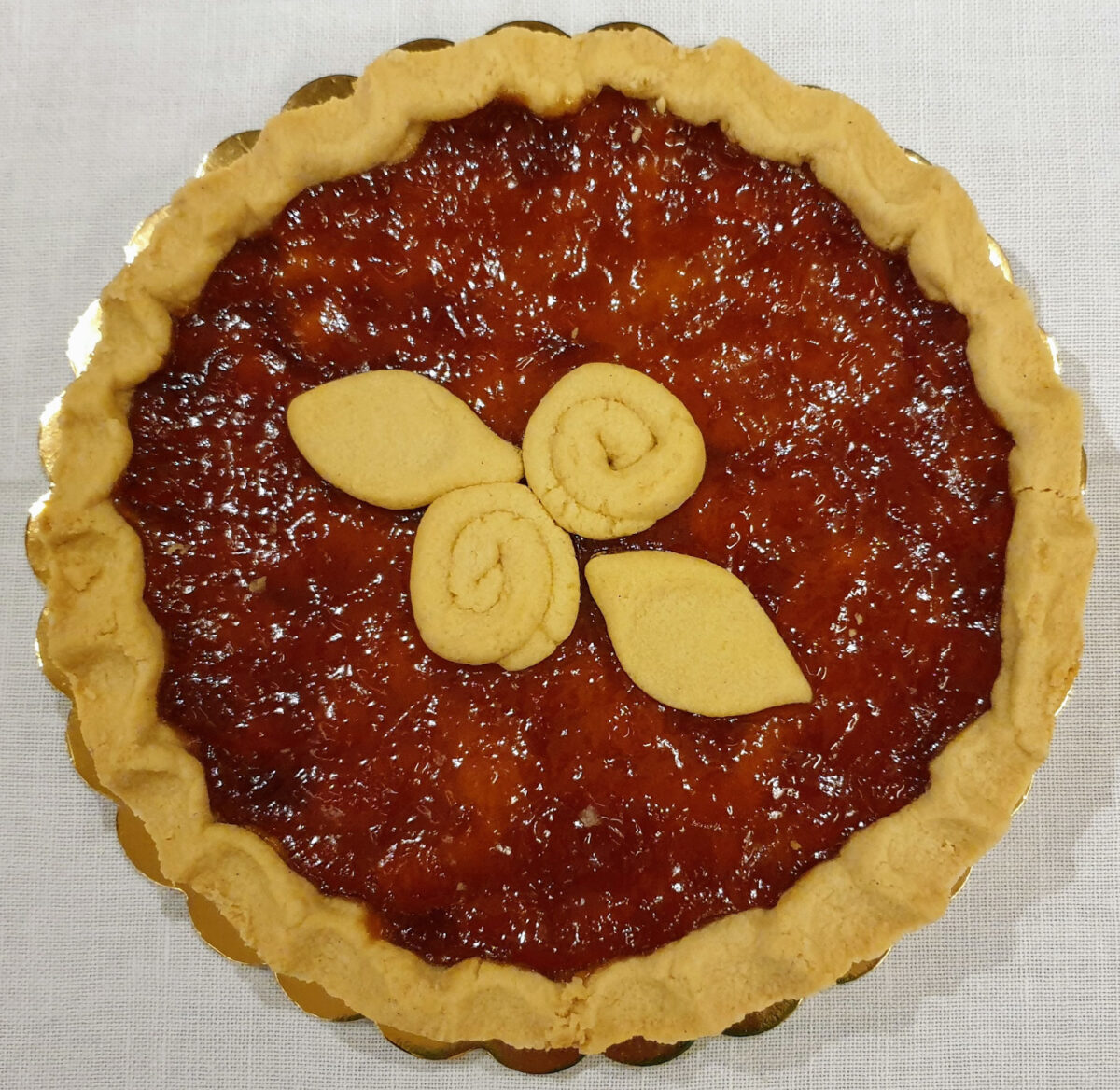 Crostata con marmellata di albicocca